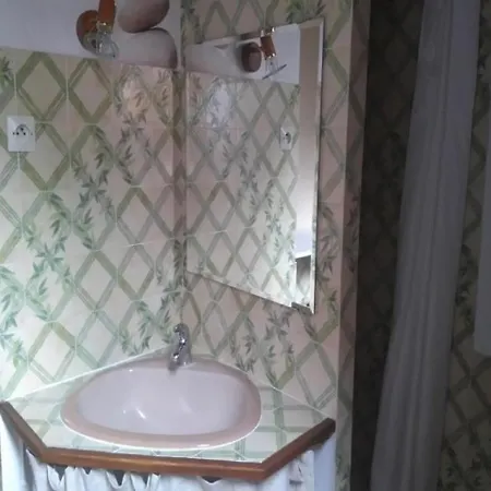 House Le Noisetier 1 Дом отдыха *