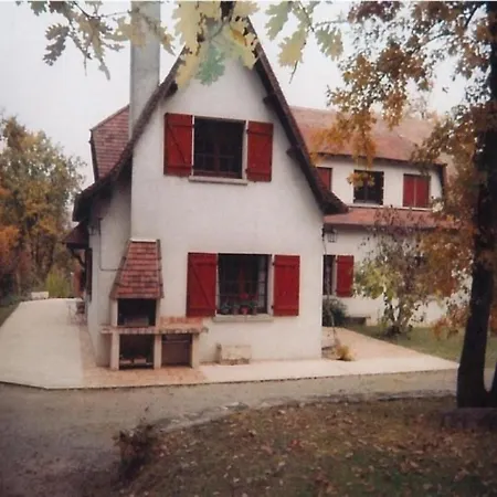 House Le Noisetier 1 Дом отдыха *