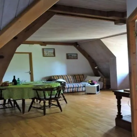 House Le Noisetier 1 *